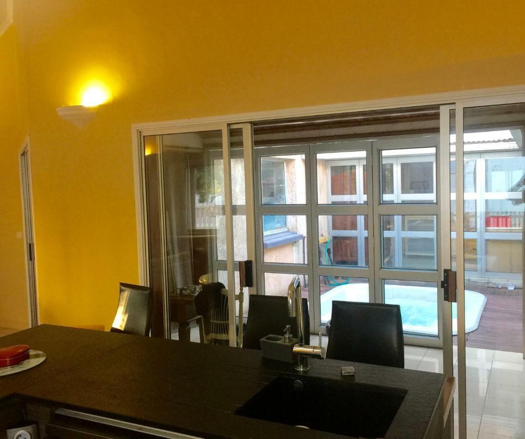 Sun Villa Chambre Chez L Habitant Saint-Denis Eksteriør bilde